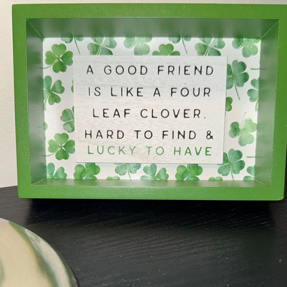 Other - NWOT Wooden Green and White Clover Inset Box Sign Decor with Good Friends Quote